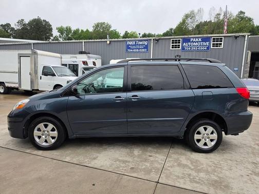 Slate Metallic 2009 Toyota Sienna LE