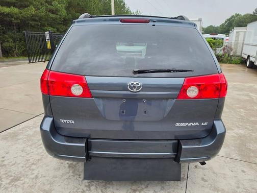 Slate Metallic 2009 Toyota Sienna LE