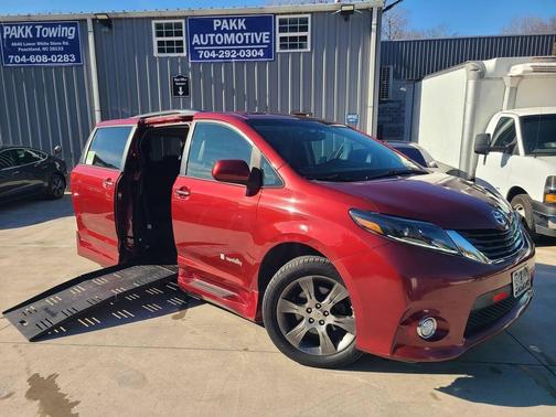 2015 Toyota Sienna SE