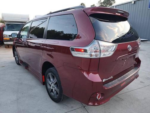 2015 Toyota Sienna SE