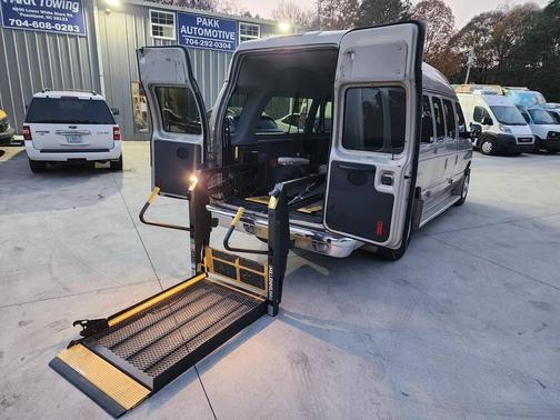 2009 Ford E350 Super Duty E 350 SD XLT 3dr Extended Passenger Van