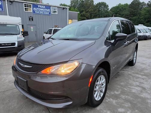 Granite Crystal Metallic Clear Coat 2021 Chrysler Voyager LX