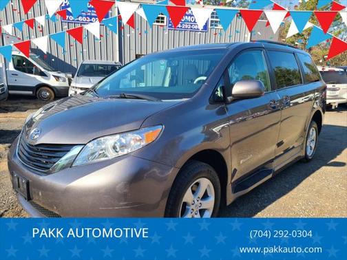 2014 Toyota Sienna LE