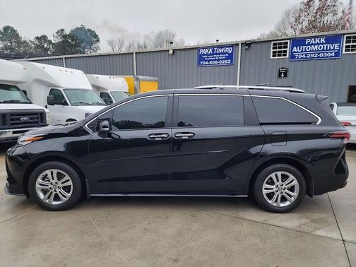 2024 Toyota Sienna Platinum