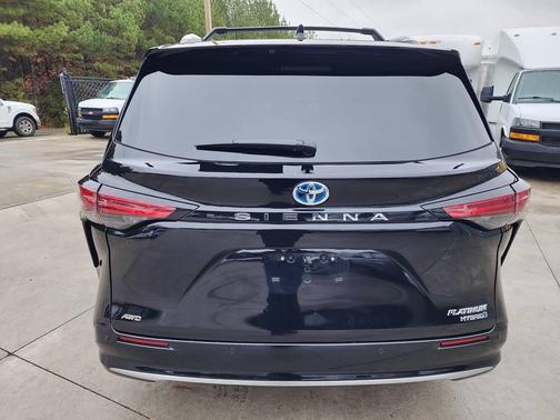 2024 Toyota Sienna Platinum