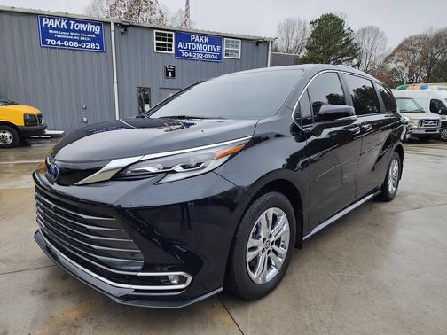 2024 Toyota Sienna Platinum