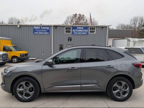 2023 Ford Escape ST-Line Select