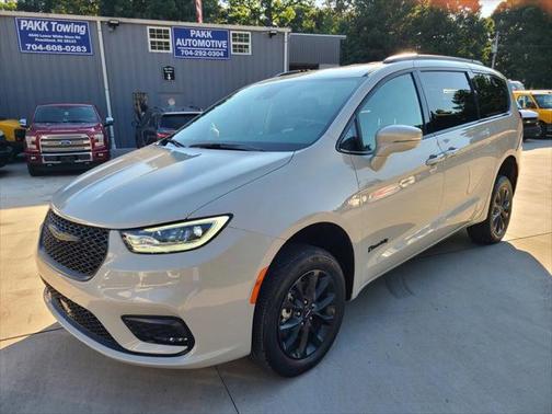 2021 Chrysler Pacifica Touring L