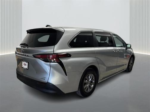 2021 Toyota Sienna LE