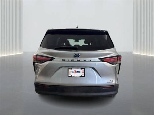 2021 Toyota Sienna LE