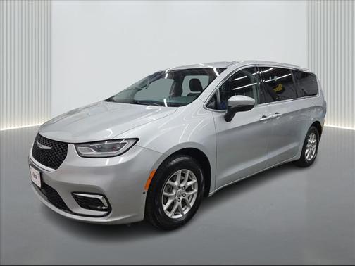 Silver Mist Clearcoat 2023 Chrysler Pacifica Touring L