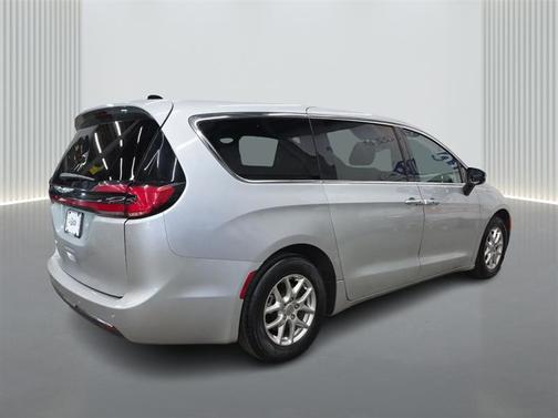 Silver Mist Clearcoat 2023 Chrysler Pacifica Touring L