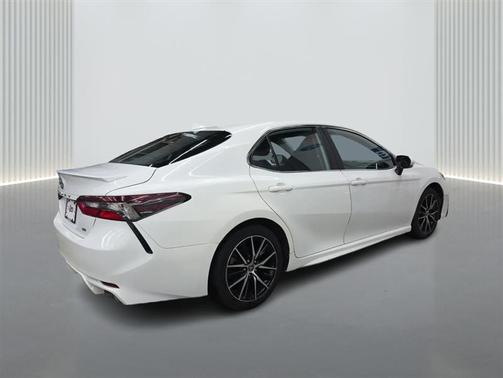 Ice Cap 2023 Toyota Camry SE