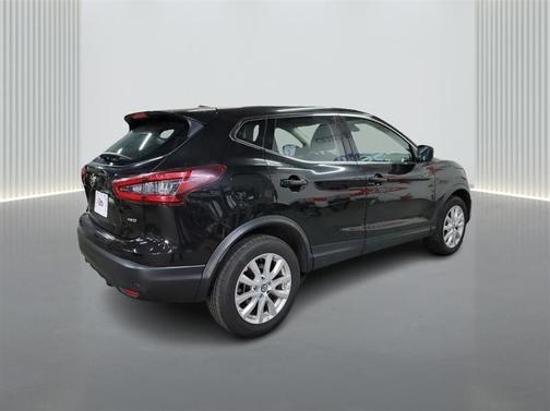 2022 Nissan Rogue Sport S