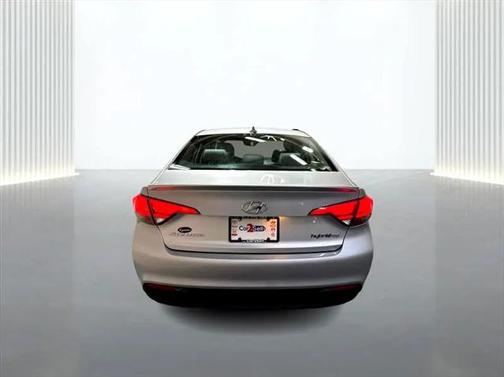 2017 Hyundai SONATA Hybrid SE