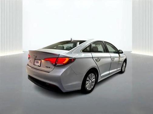 2017 Hyundai SONATA Hybrid SE