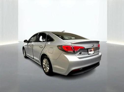 2017 Hyundai SONATA Hybrid SE