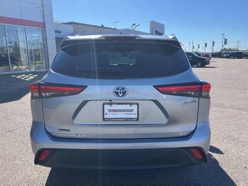 2021 Toyota Highlander Hybrid XLE
