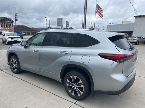 2021 Toyota Highlander Hybrid XLE