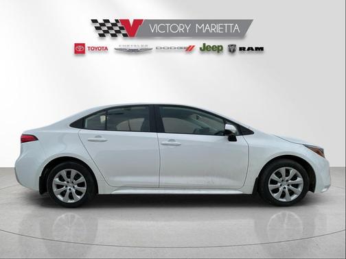 Ice Cap 2025 Toyota Corolla LE