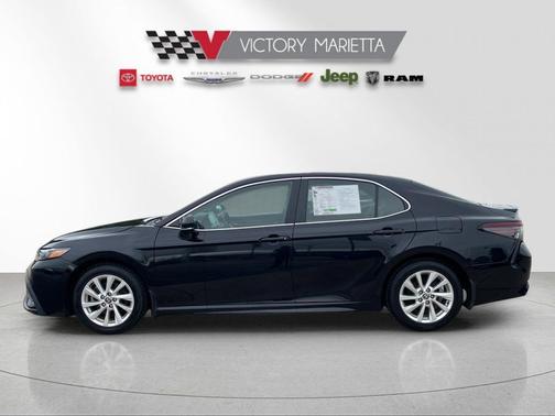 Midnight Black 2024 Toyota Camry SE