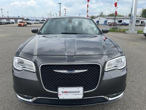 2021 Chrysler 300 Touring