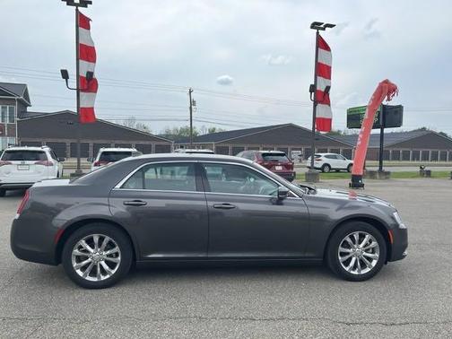 2021 Chrysler 300 Touring