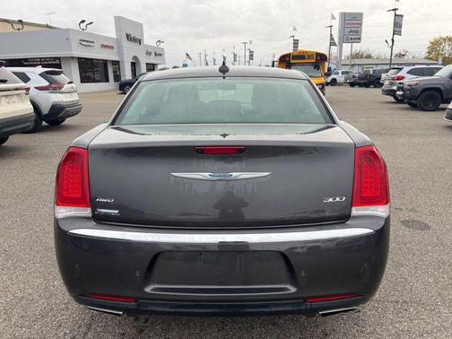 2021 Chrysler 300 Touring