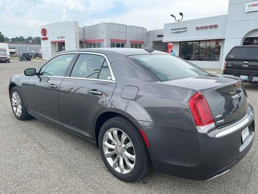 2021 Chrysler 300 Touring