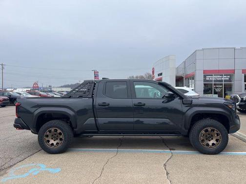 2025 Toyota Tacoma Hybrid Trailhunter