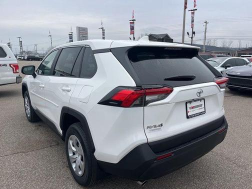 2025 Toyota RAV4 LE