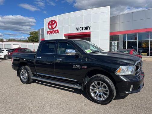 Brilliant Black Crystal Pearlcoat 2016 RAM 1500 Longhorn
