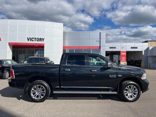 Brilliant Black Crystal Pearlcoat 2016 RAM 1500 Longhorn
