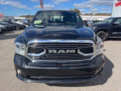 Brilliant Black Crystal Pearlcoat 2016 RAM 1500 Longhorn