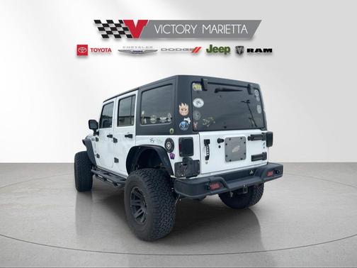 Bright White 2016 Jeep Wrangler Unlimited Sahara