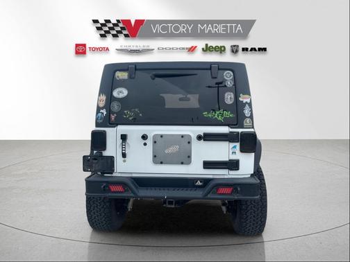 Bright White 2016 Jeep Wrangler Unlimited Sahara