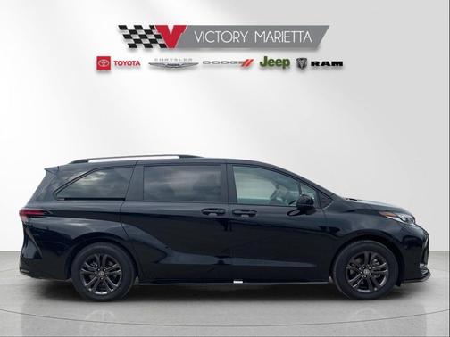 2025 Toyota Sienna XSE 7 Passenger