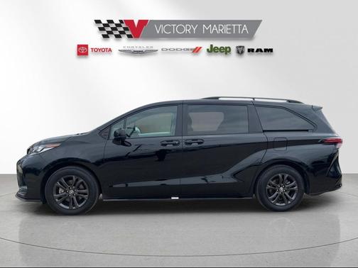 2025 Toyota Sienna XSE 7 Passenger