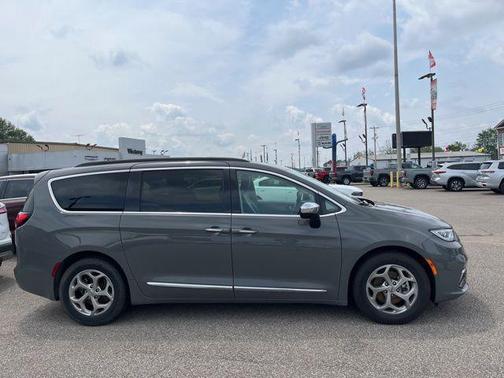 2023 Chrysler Pacifica Limited