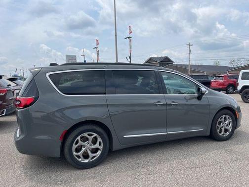 2023 Chrysler Pacifica Limited