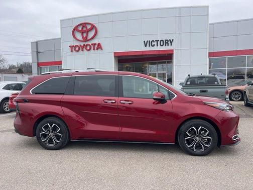 2025 Toyota Sienna Platinum