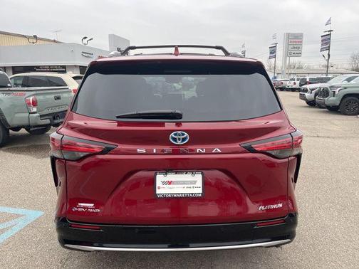 2025 Toyota Sienna Platinum
