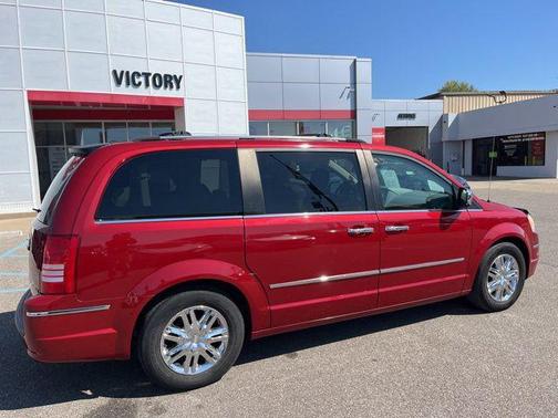 2008 Chrysler Town & Country Limited