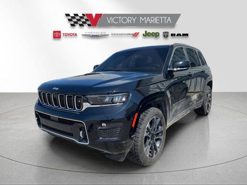Diamond Black Crystal Pearl 2022 Jeep Grand Cherokee Overland