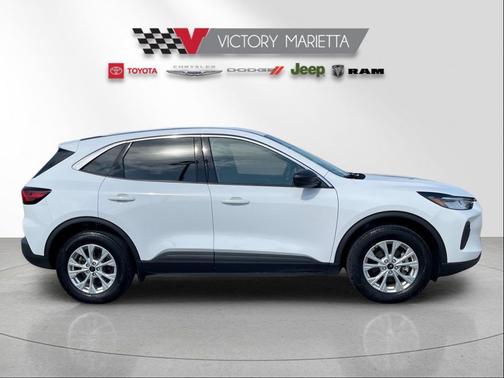Oxford White 2023 Ford Escape Active