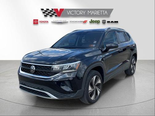 Deep Black Pearl 2024 Volkswagen Taos 1.5T SE