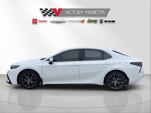 Ice Cap 2023 Toyota Camry SE