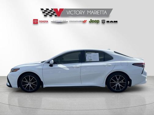 Ice Cap 2023 Toyota Camry SE