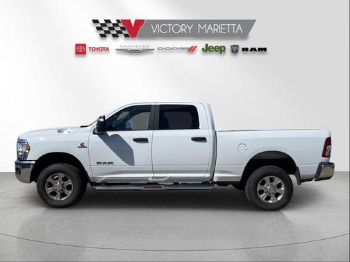 Bright White Clearcoat 2024 RAM 2500 Big Horn Crew Cab 4x4 6'4' Box