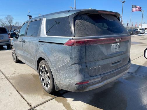2024 Kia Carnival EX